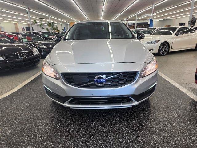 Used 2017 Volvo V60 T5 Cross Country w/ Climate Package AWD/4WD image 3