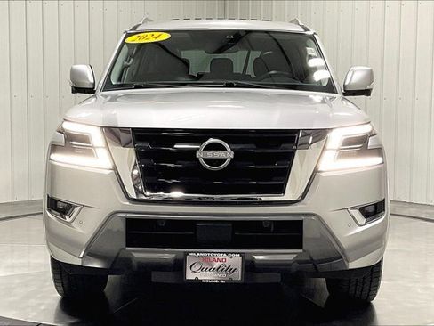 Used 2024 Nissan Armada SL image 2