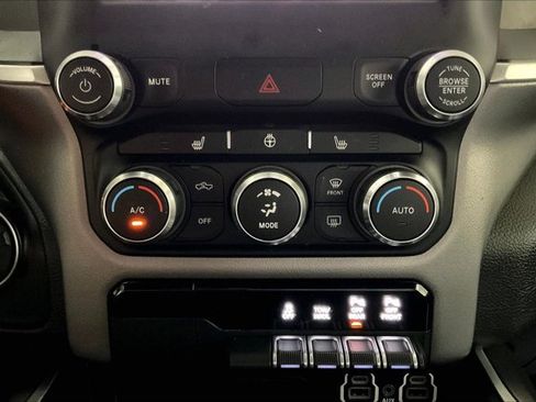 Used 2022 RAM 1500 Big Horn AWD/4WD image 32