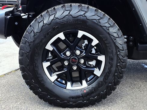 Certified 2026 Jeep Wrangler Unlimited Rubicon AWD/4WD image 9