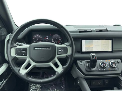 Used 2023 Land Rover Defender 110 SE image 20