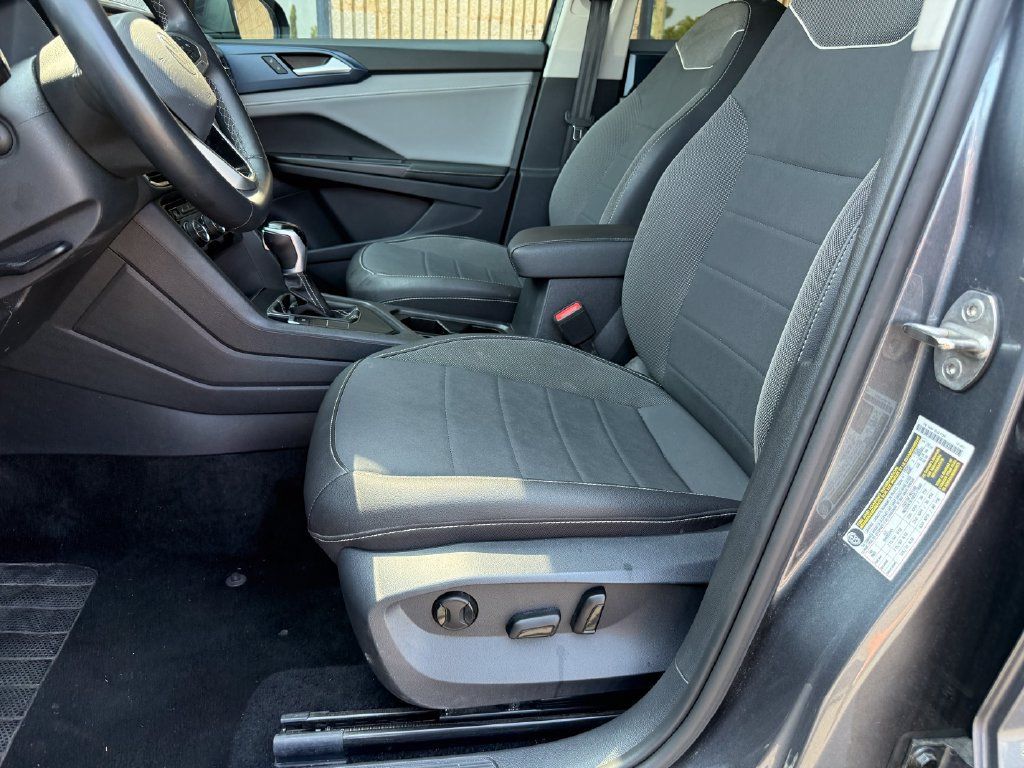 Used 2024 Volkswagen Taos SE FWD image 14