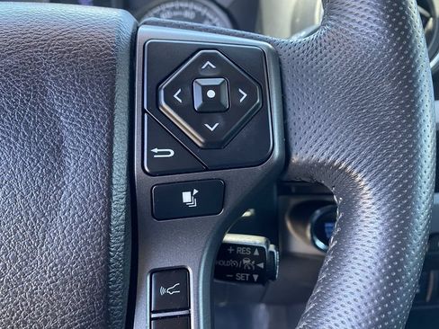 Certified 2020 Toyota Tacoma TRD Off-Road w/ Technology Package AWD/4WD image 28