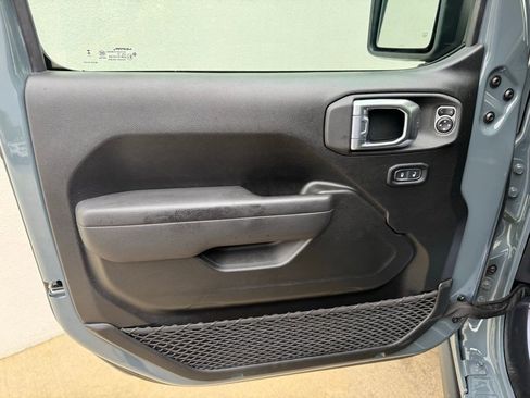 Used 2025 Jeep Wrangler Unlimited Sport AWD/4WD image 12