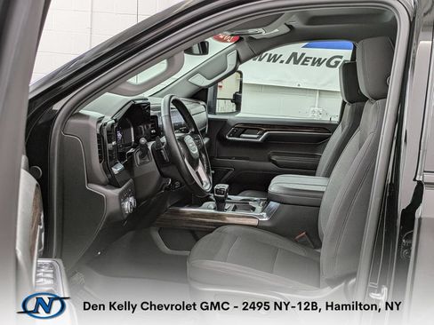 Used 2024 GMC Sierra 1500 Elevation w/ Preferred Package AWD/4WD image 4