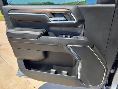 Used 2023 Chevrolet Silverado 1500 LT AWD/4WD image 27