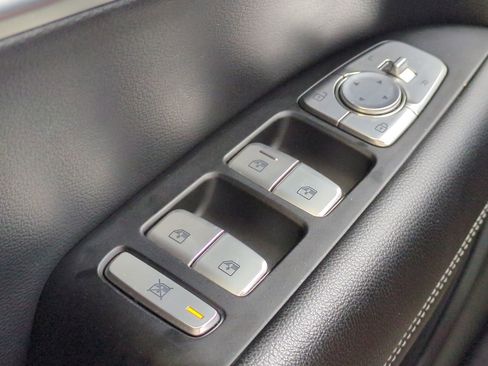 Used 2023 Genesis G70 2.0T image 22