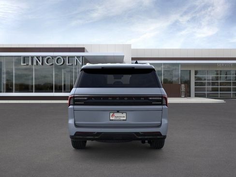 New 2026 Lincoln Navigator Reserve AWD/4WD image 5