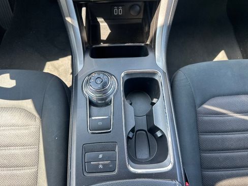 Used 2020 Ford Fusion SE FWD image 29