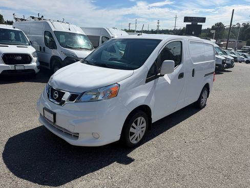 Used 2018 Nissan NV200 SV w/ Navigation Package FWD image 1