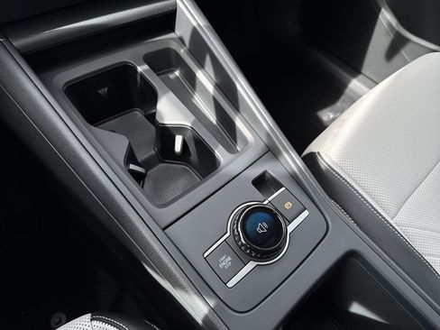 Used 2025 Volkswagen Tiguan SE image 15