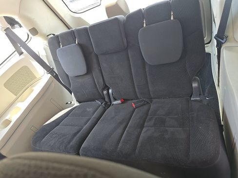 Used 2018 Dodge Grand Caravan SE w/ UConnect Hands-Free Group FWD image 10