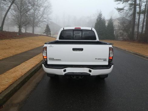 Used 2011 Toyota Tacoma PreRunner image 14