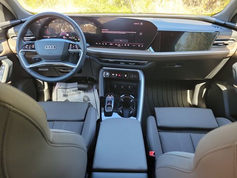 New 2025 Audi Q5 Prestige image 12