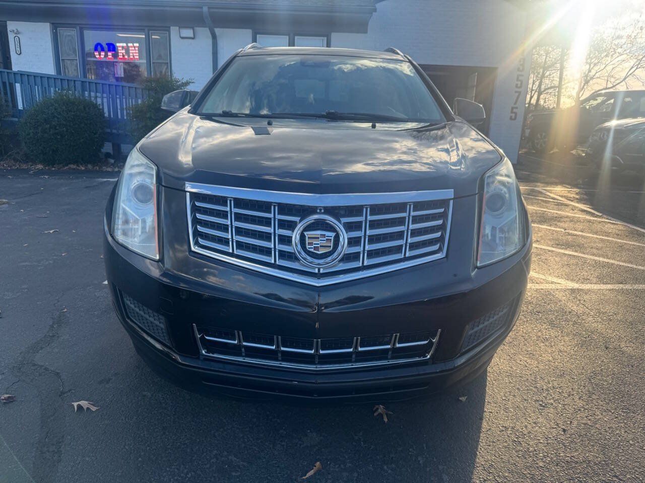 Used 2014 Cadillac SRX Luxury w/ Driver Awareness Package FWD image 5