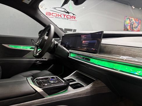 Used 2025 BMW 740i w/ Premium Package image 80
