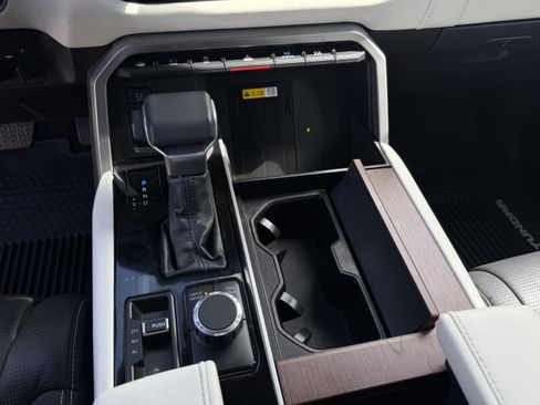 Used 2022 Toyota Tundra Capstone AWD/4WD image 22