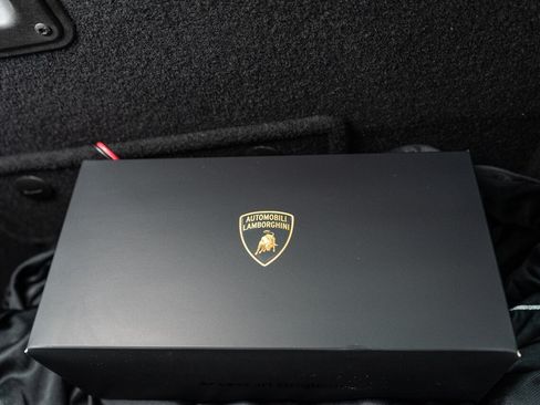 Used 2019 Lamborghini Huracan Performante AWD/4WD image 53