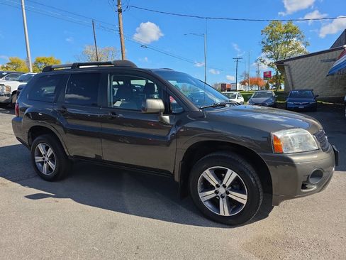 Used 2010 Mitsubishi Endeavor SE image 6