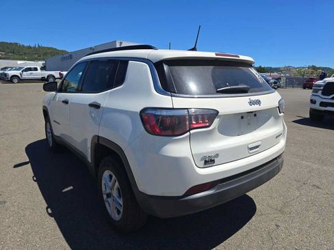 Used 2020 Jeep Compass Sport w/ Cold Weather Group AWD/4WD image 16
