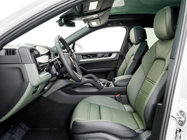 Certified 2026 Porsche Cayenne Coupe AWD/4WD image 6