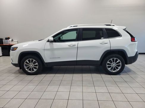Used 2019 Jeep Cherokee Latitude Plus w/ Comfort/Convenience Group AWD/4WD image 4