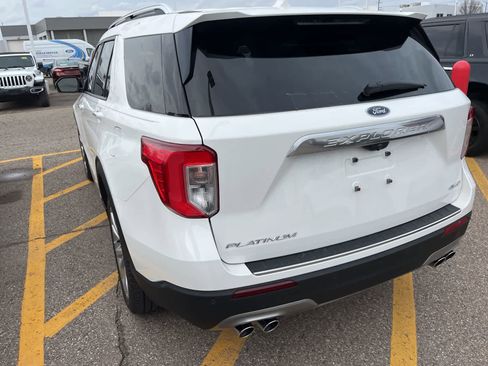 Used 2022 Ford Explorer Platinum w/ Equipment Group 601A image 10