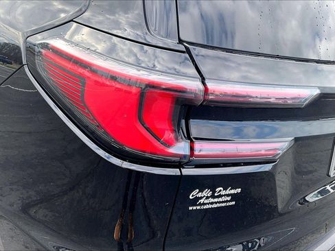 Used 2024 GMC Acadia Elevation image 29