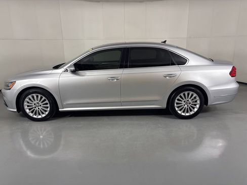 Used 2016 Volkswagen Passat 1.8T SE w/ Lighting Package (P06) FWD image 5