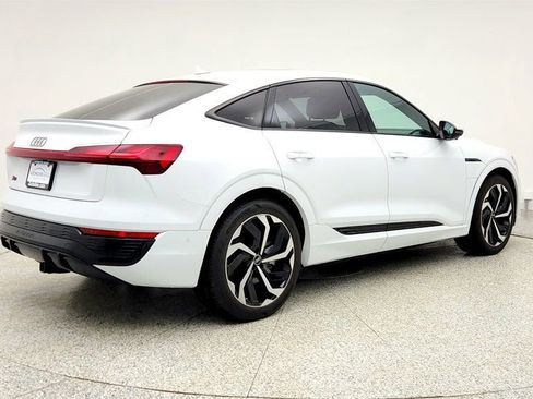 Used 2024 Audi Q8 e-tron Premium Plus AWD/4WD image 5
