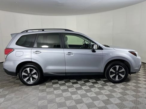 Used 2018 Subaru Forester 2.5i Premium image 5