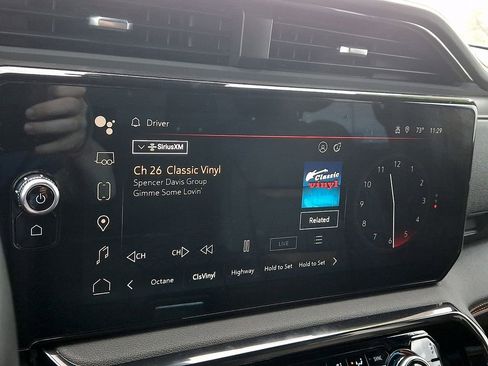 Used 2023 GMC Sierra 1500 AT4 image 17