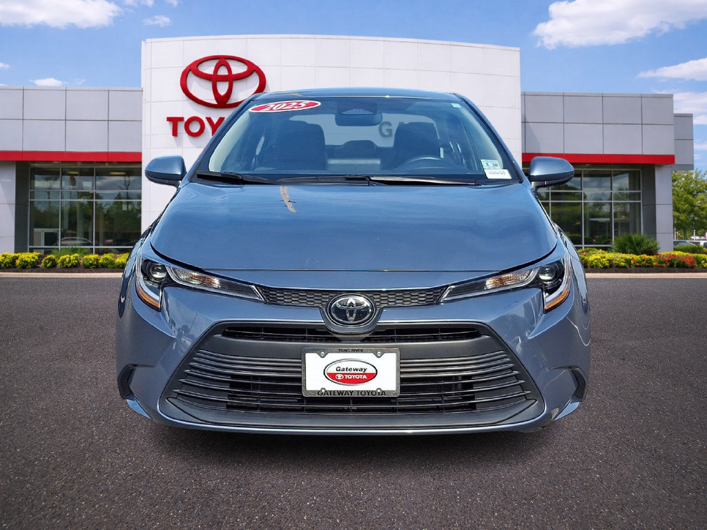 Certified 2025 Toyota Corolla LE FWD image 2