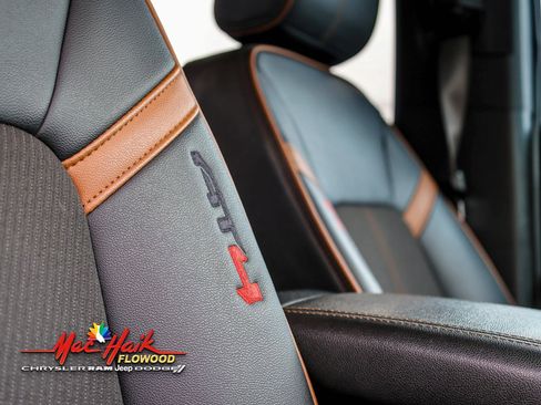 Used 2024 GMC Canyon AT4 image 18