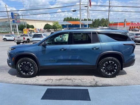 Certified 2025 Chevrolet Traverse Z71 w/ Enhanced Driving Package AWD/4WD image 6