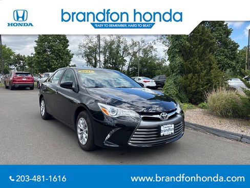 Used 2017 Toyota Camry LE FWD image 1