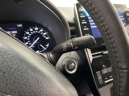 Used 2022 Toyota Avalon XLE image 23