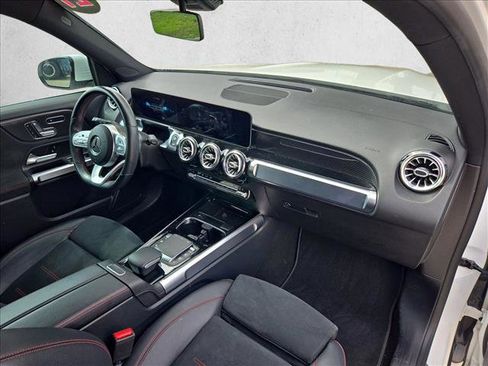 Used 2021 Mercedes-Benz GLB 250 image 21