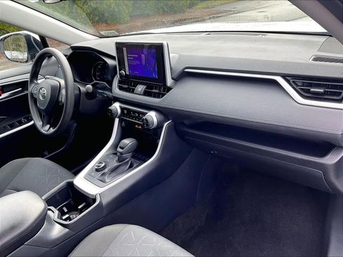 Used 2025 Toyota RAV4 XLE image 14