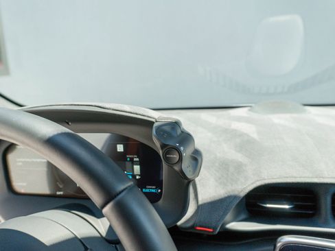 Used 2023 McLaren Artura RWD image 61