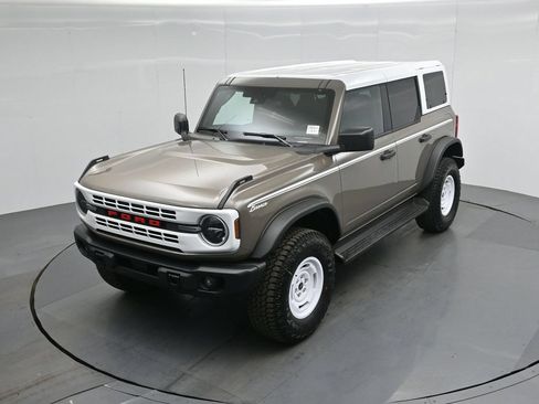 Certified 2026 Ford Bronco Heritage Edition AWD/4WD image 35