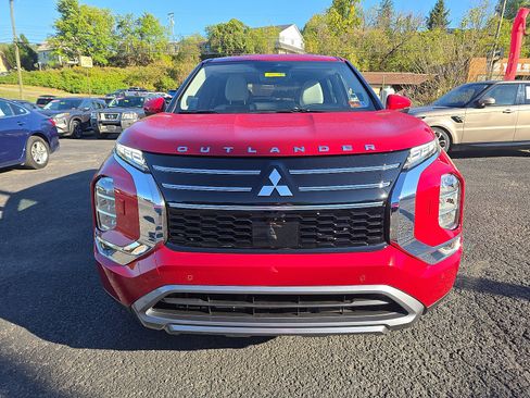 New 2025 Mitsubishi Outlander SE image 10