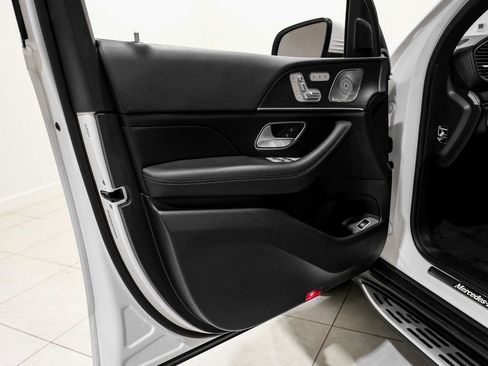 Used 2024 Mercedes-Benz GLS 450 4MATIC image 39
