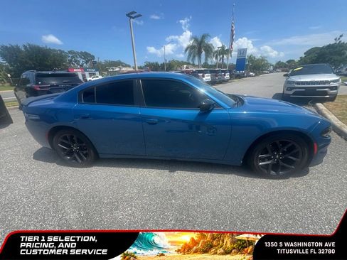 Used 2020 Dodge Charger SXT w/ Blacktop Package RWD image 7