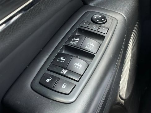 Used 2021 Jeep Grand Cherokee High Altitude AWD/4WD image 12