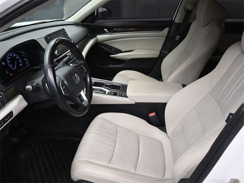 Used 2019 Honda Accord Touring image 17