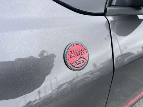 Used 2024 Jeep Compass Trailhawk image 17