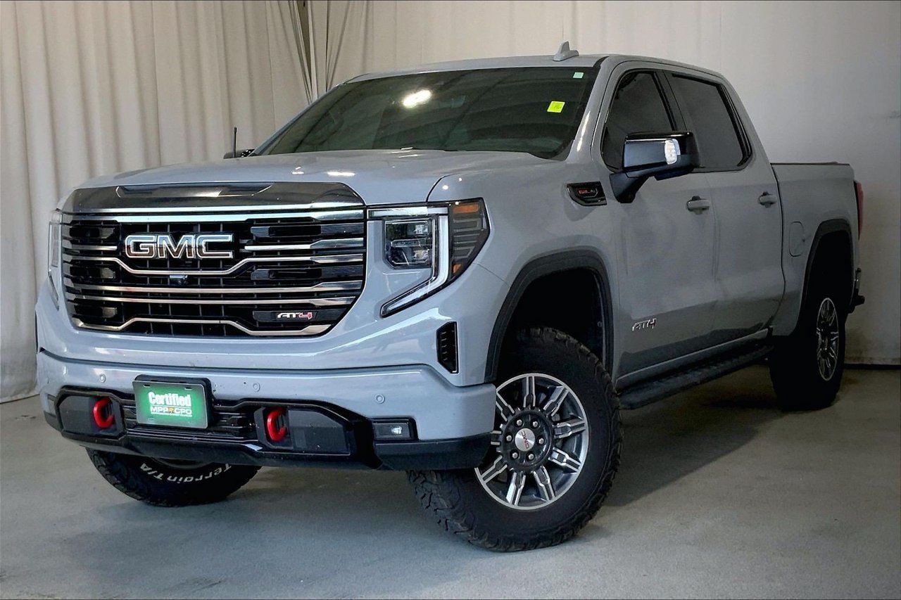 Used 2024 GMC Sierra 1500 AT4 w/ Technology Package AWD/4WD image 2