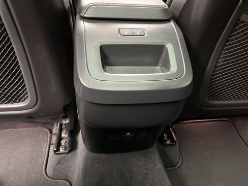 Used 2024 Volvo XC60 B5 Plus AWD/4WD image 12