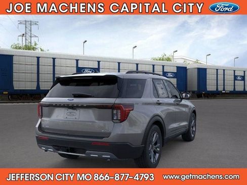 New 2026 Ford Explorer Active image 9